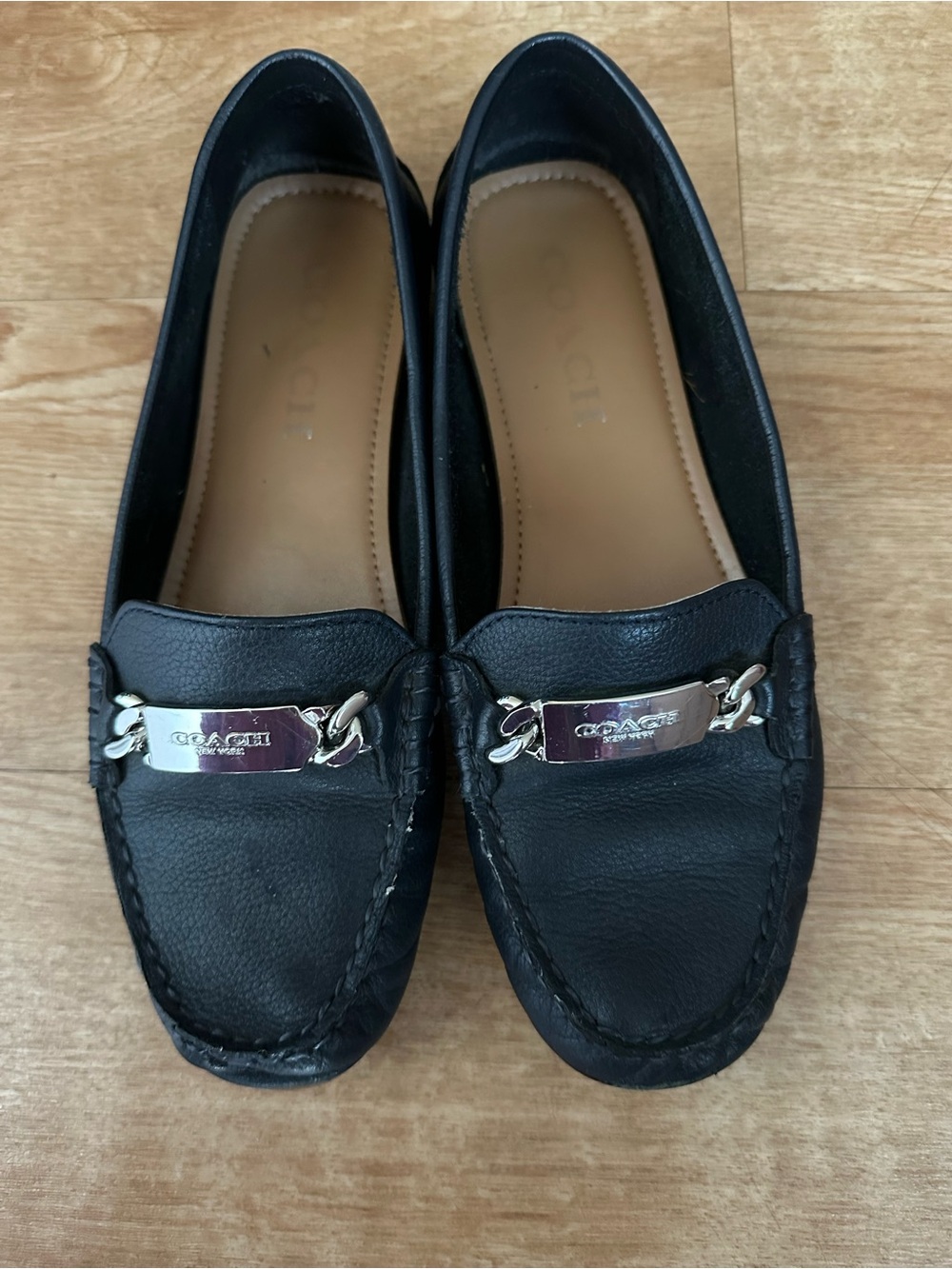 COACH Leather Driving Loafers Flats with Silver Hardware – Size [8B]